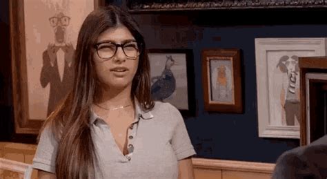 mia khalifa gif|Relevance Mia Khalifa Gifs